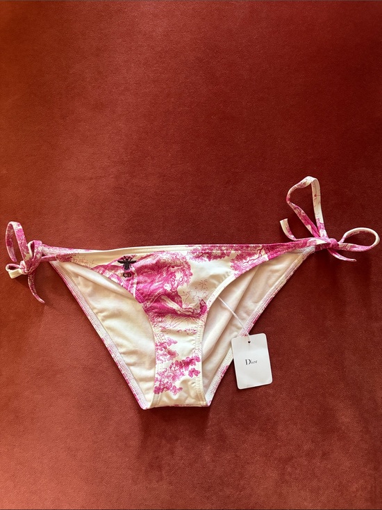 Dior Other - Dior Cream and Pink Toile de Jouy Tie-Side Bikini Bottom👙🐝